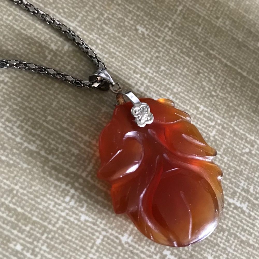 Vintage Chinese Carved Carnelian Pendent & Chain
